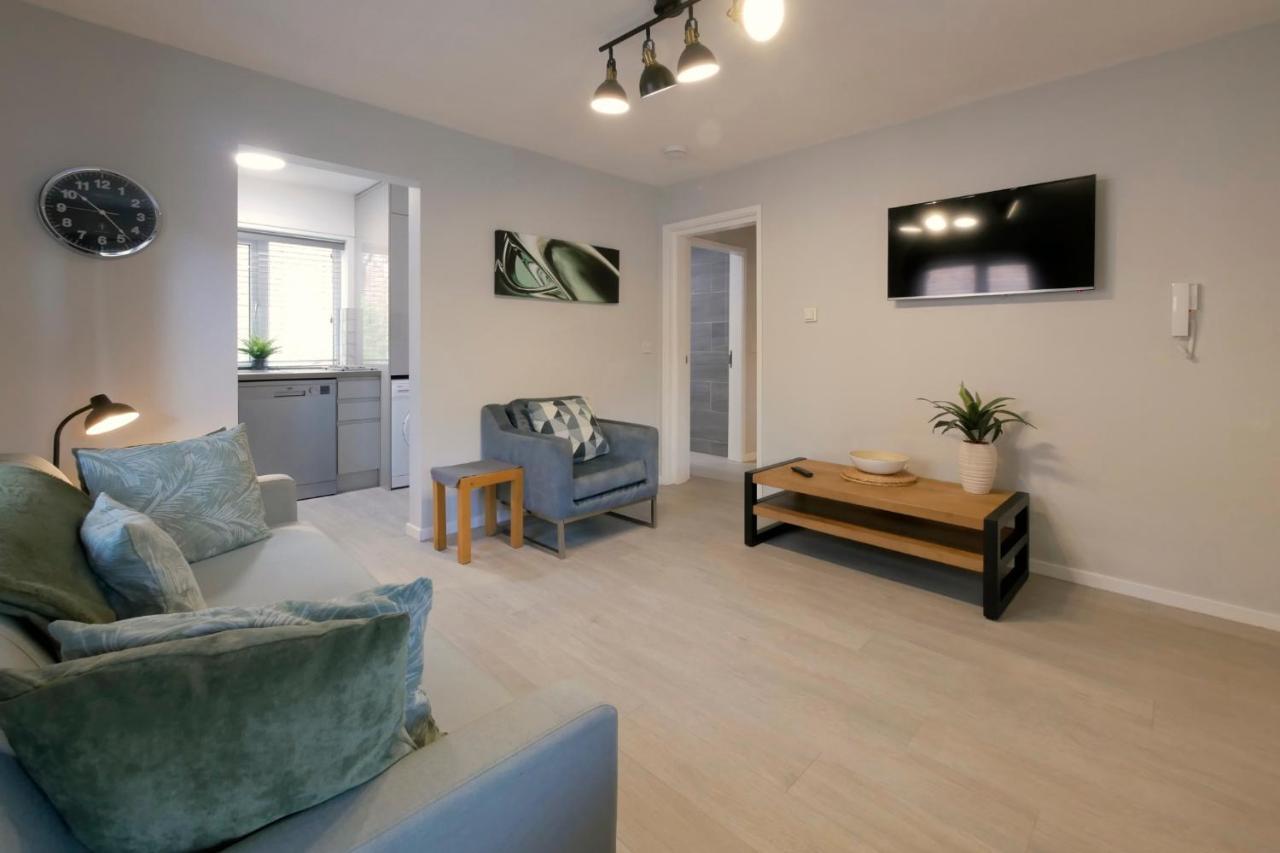Crewe Short Lets 6 Victoria Court, Crewe Apartment Exterior photo